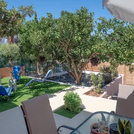 Villa Casa Elemar With Private Yard Hersónissos